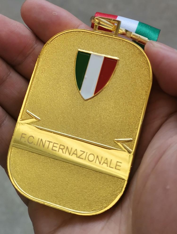 意大利代表团在射击项目中斩获奖牌 意大利代表团在射击项目中斩获奖牌