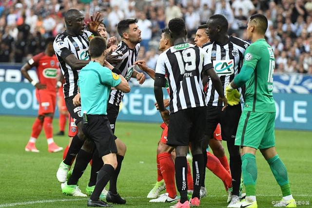 关于亚眠不敌波尔多，遭遇赛季第场失利的信息