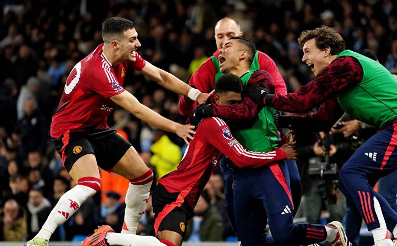 曼联险胜对手,成功晋级淘汰赛 曼联险胜对手,成功晋级淘汰赛