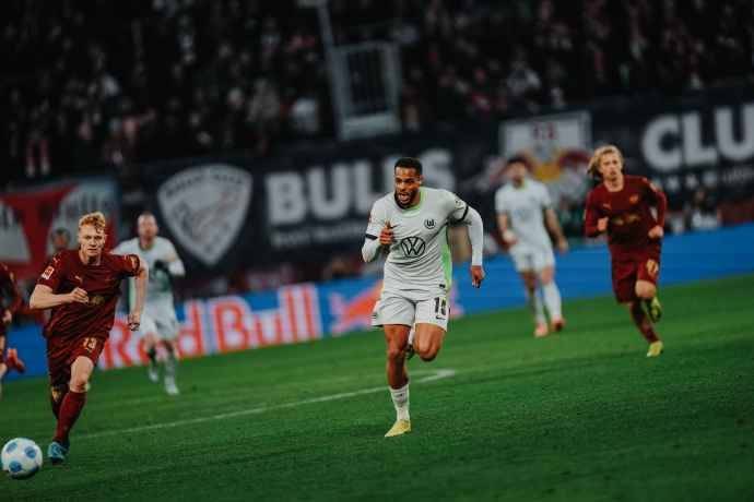 霍芬海姆主场胜出,继续保持不败 霍芬海姆主场胜出,继续保持不败