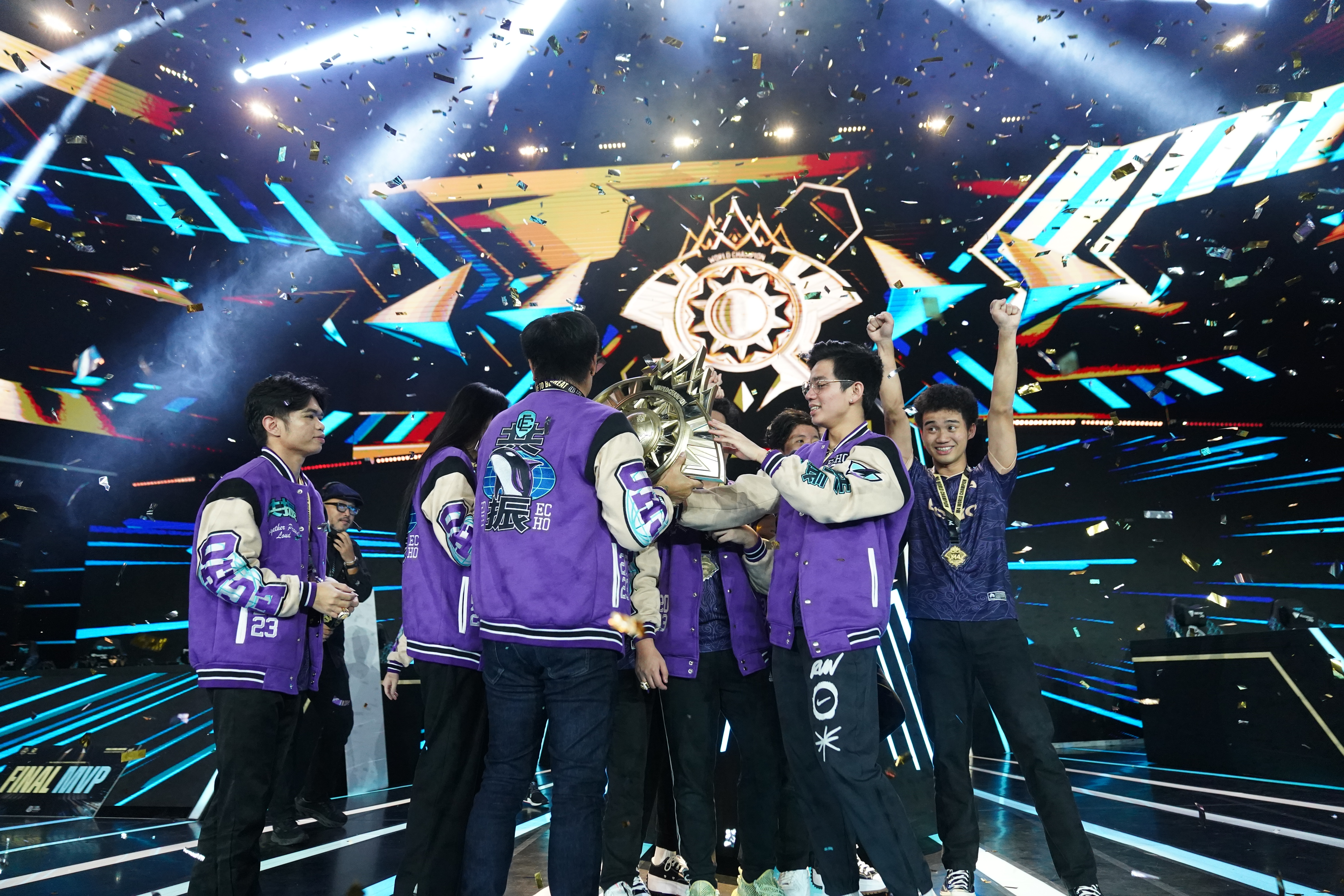 顶尖球队展现实力，赛场比拼激烈