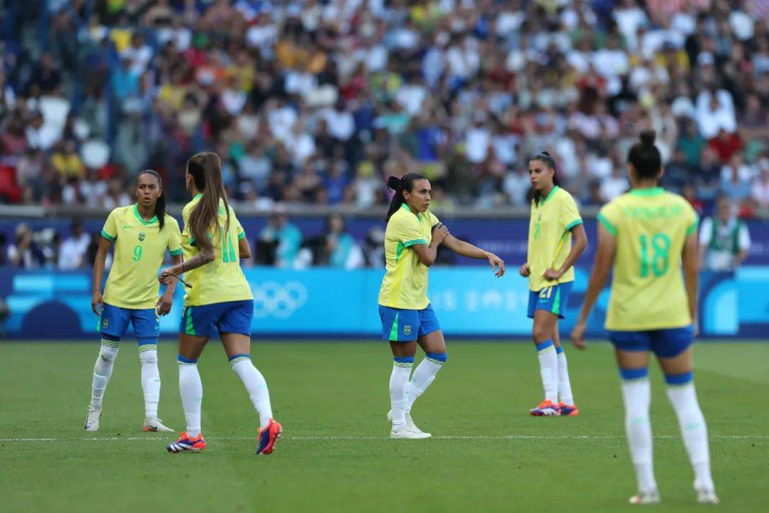 巴西球员在全球范围内赢得掌声 巴西球员在全球范围内赢得掌声