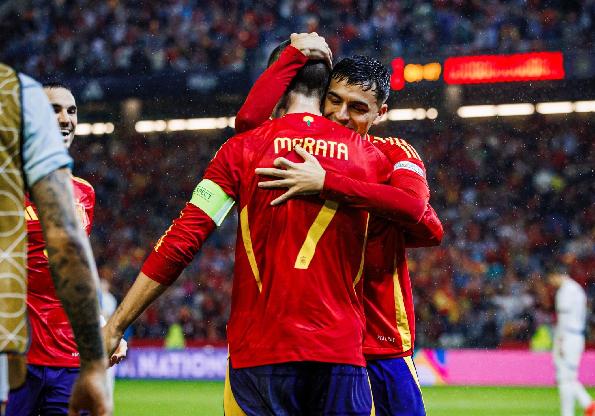 开云下载-西班牙队战胜对手，实现连胜