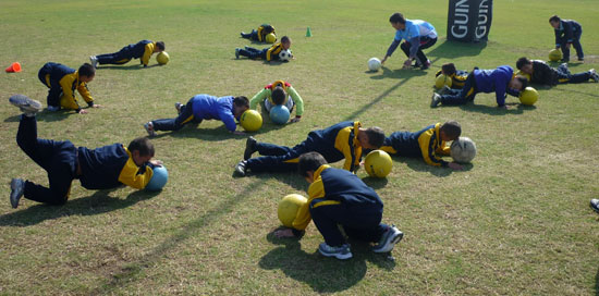 太阳队新人接受指导塑造球员风采备战迎接新挑战 太阳队新人接受指导塑造球员风采备战迎接新挑战