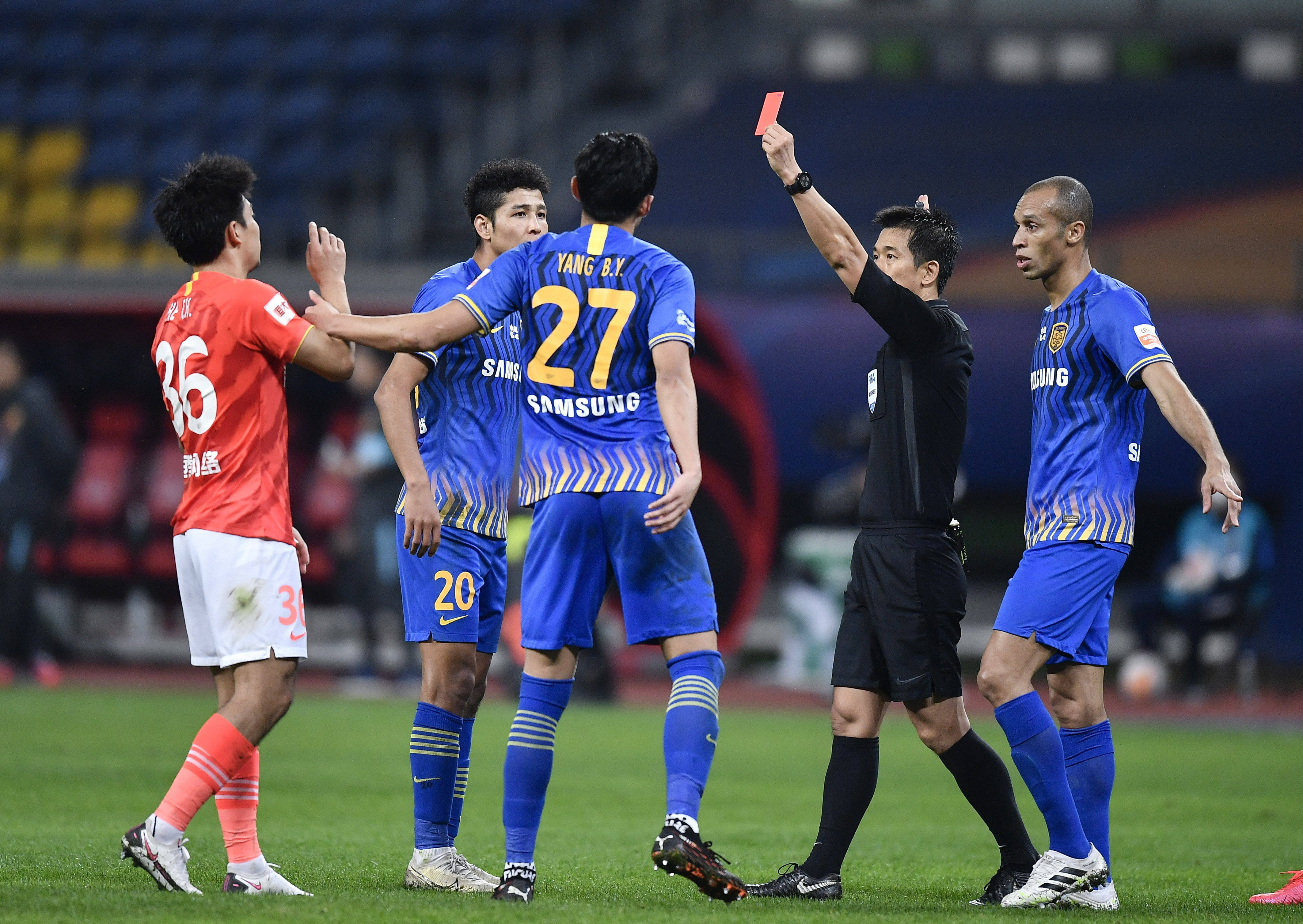 开云官网-江苏苏宁战平对手，稳定表现