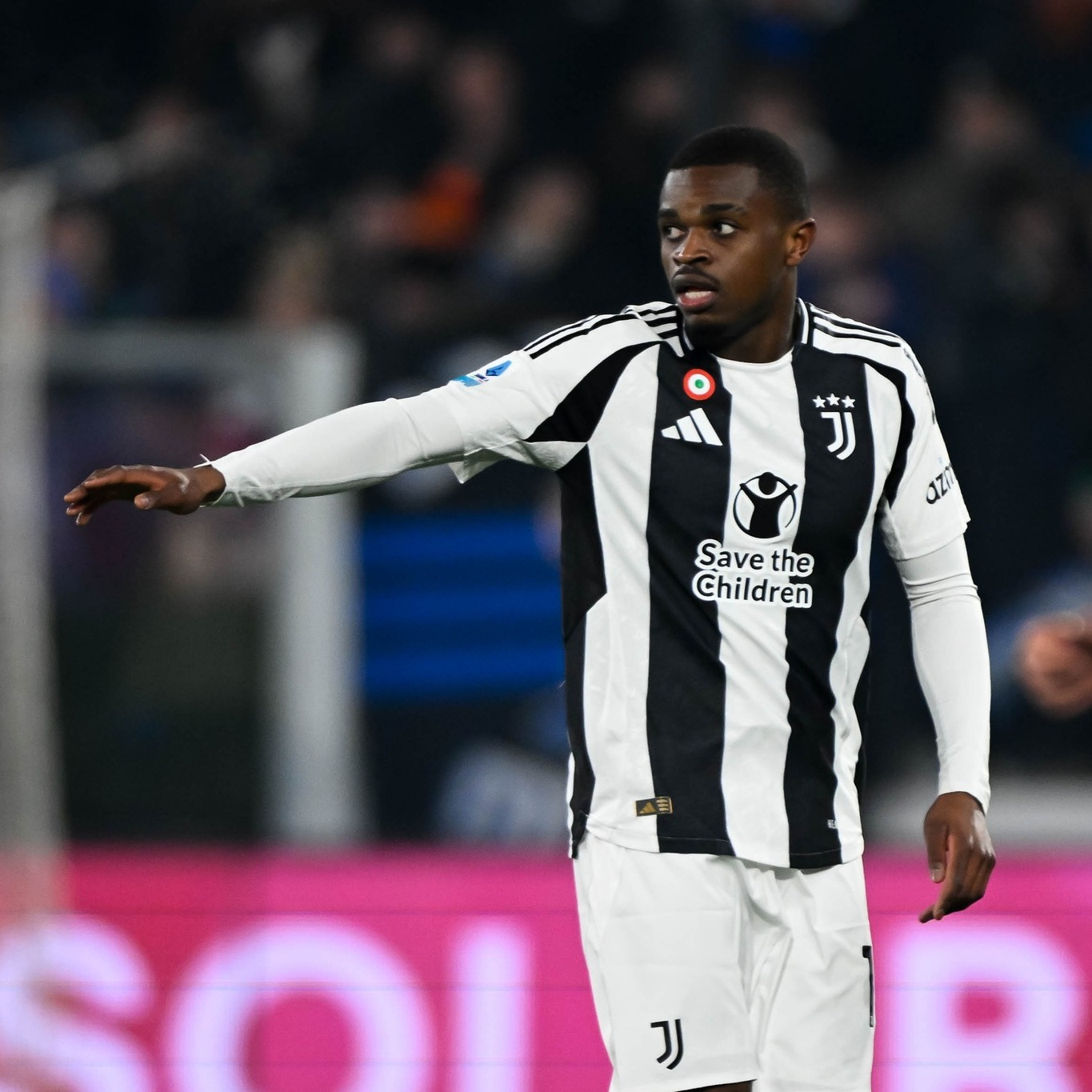 开云体育入口-尤文图斯遭受打击，晋级路程艰辛