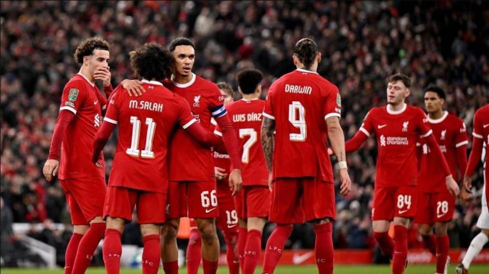 勒沃库森狂胜沙尔克,领先优势日渐扩大 勒沃库森狂胜沙尔克,领先优势日渐扩大