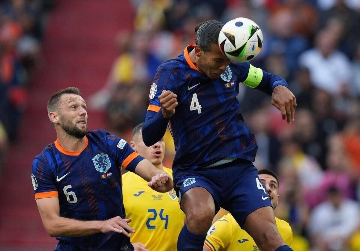 荷兰国家队在欧洲资格赛中表现出色