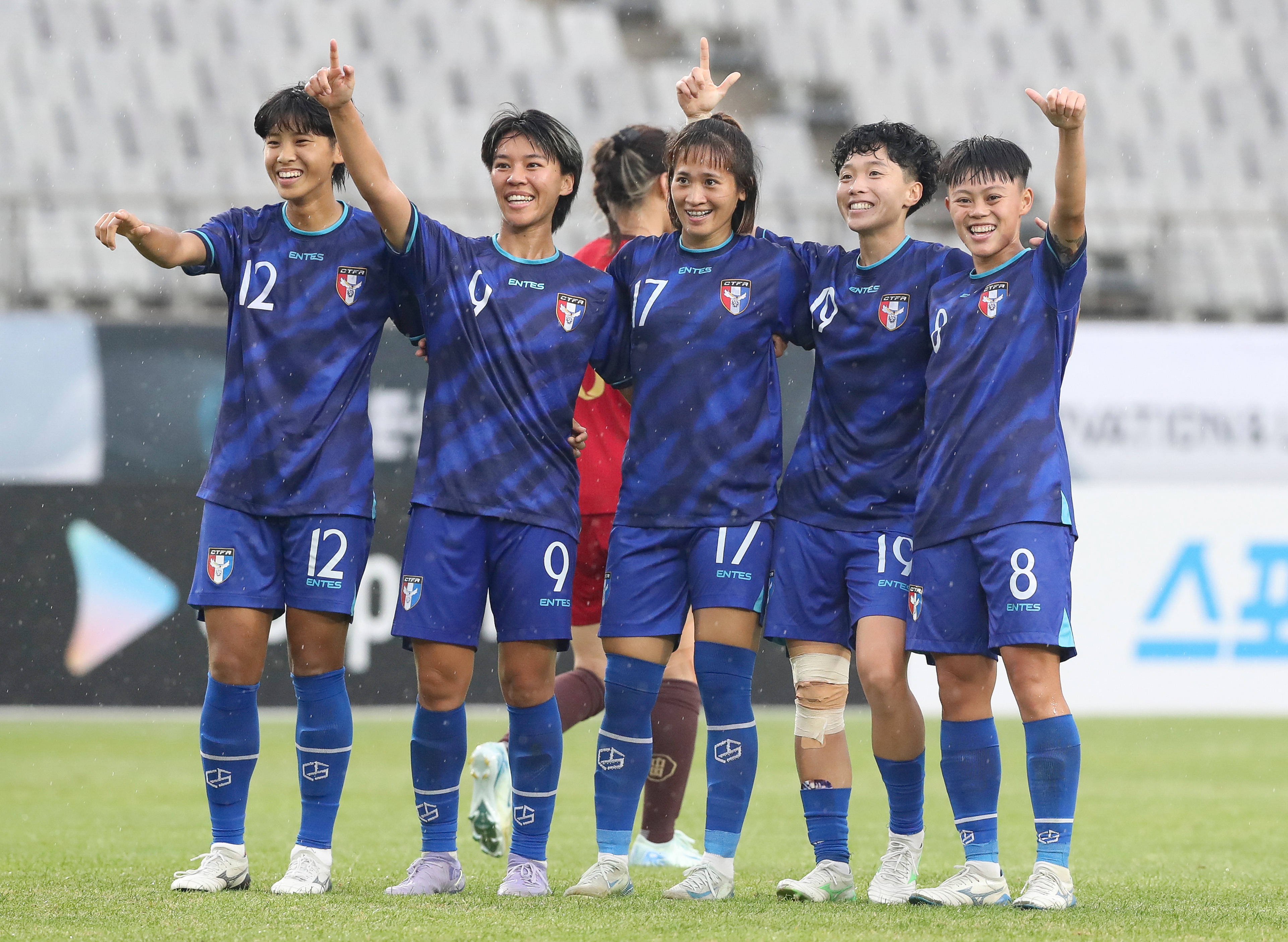 观看女足比赛,感受足球魅力带来的激情 观看女足比赛,感受足球魅力带来的激情