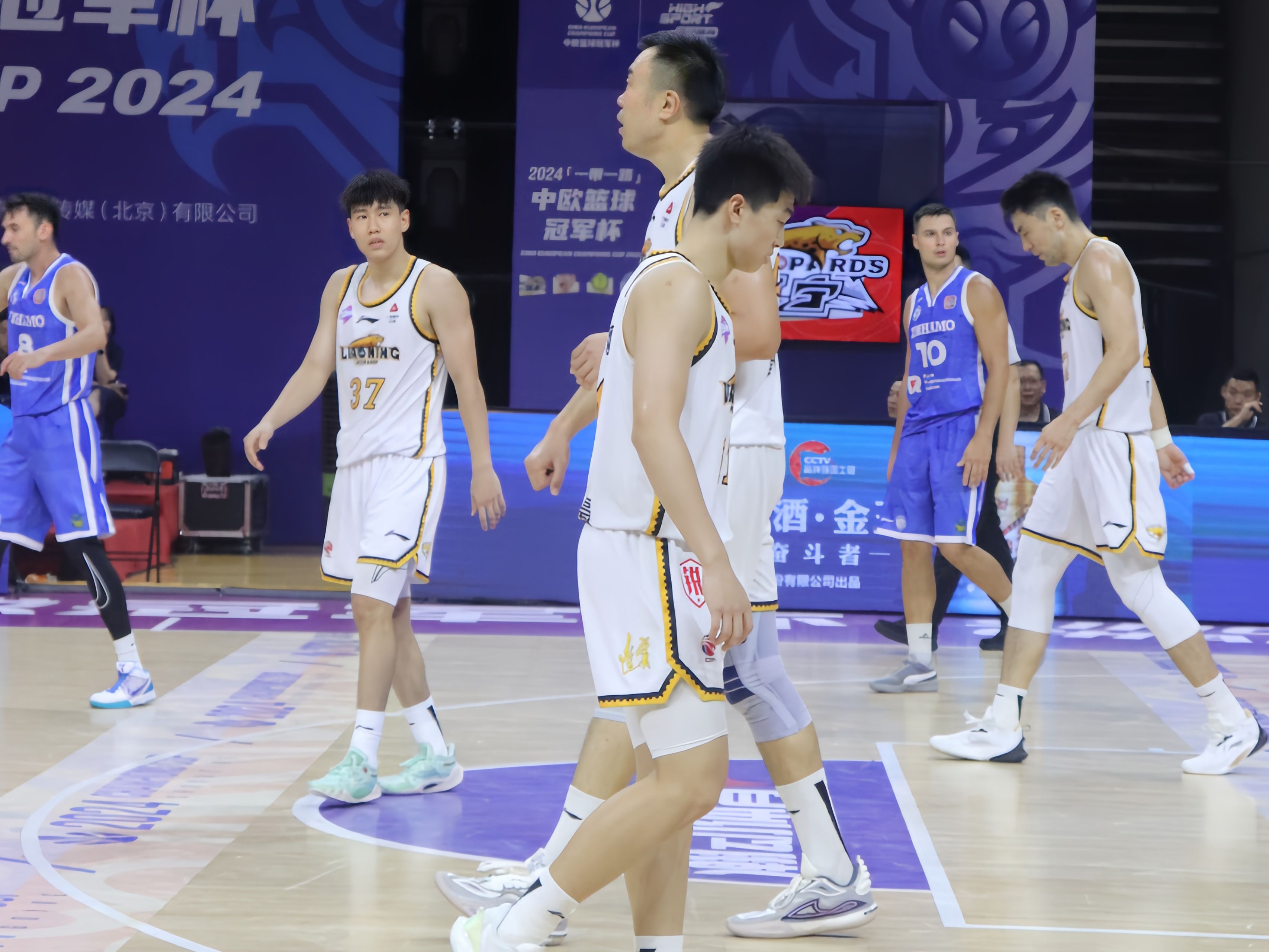 辽宁男篮迎战四川，全员全力冲刺备战