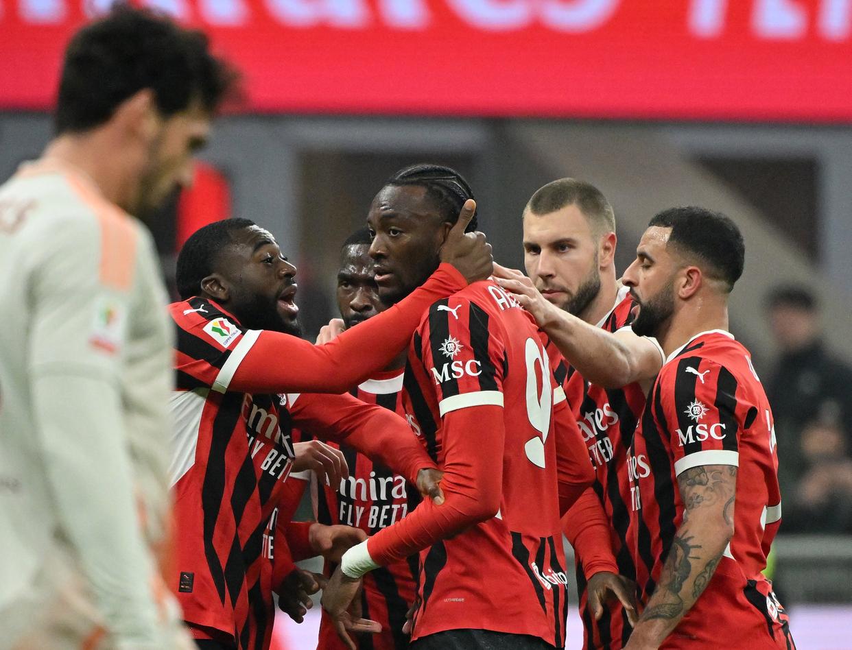 意大利足球职业联赛的热门对决即将引爆球迷热情 意大利足球职业联赛的热门对决即将引爆球迷热情