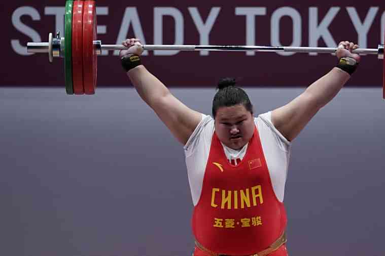 举重比赛中南美运动员创造佳绩