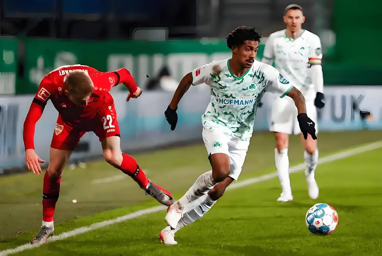 包含狼队客场战平哈德斯菲尔德,保级形势尚可!的词条 包含狼队客场战平哈德斯菲尔德,保级形势尚可!的词条