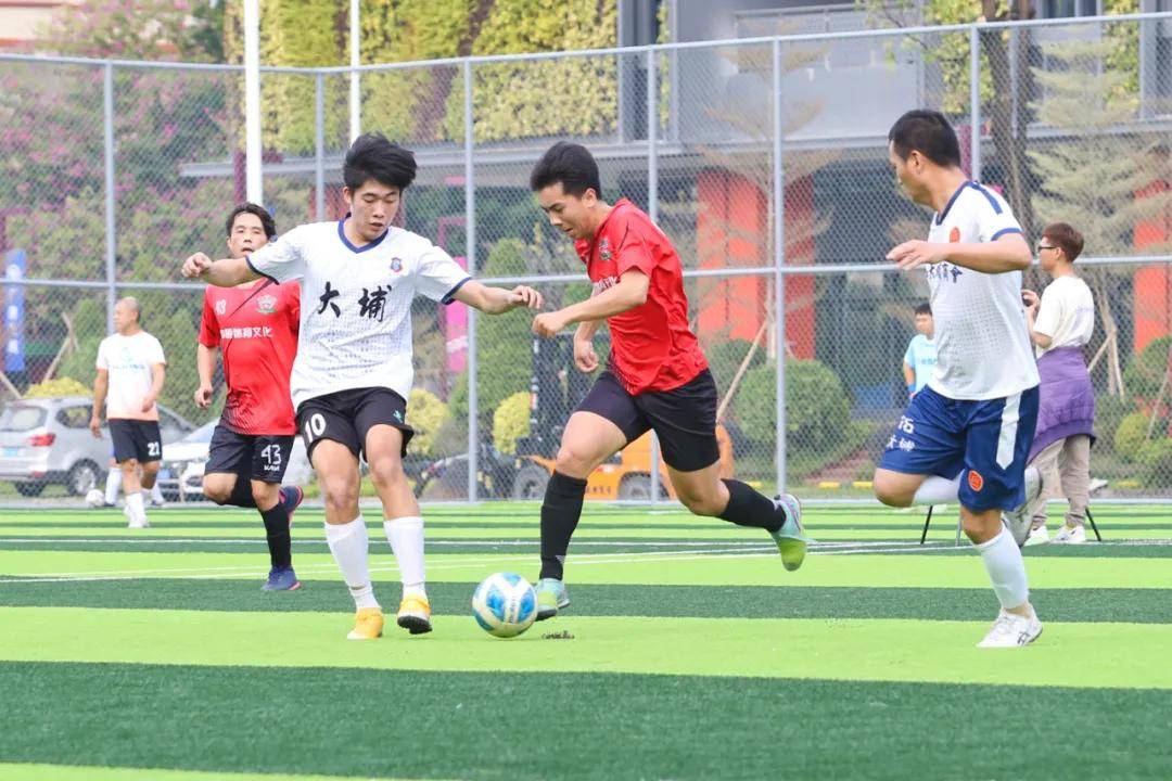 开云体育下载-足球赛场上各队实力对决，比赛精彩无比