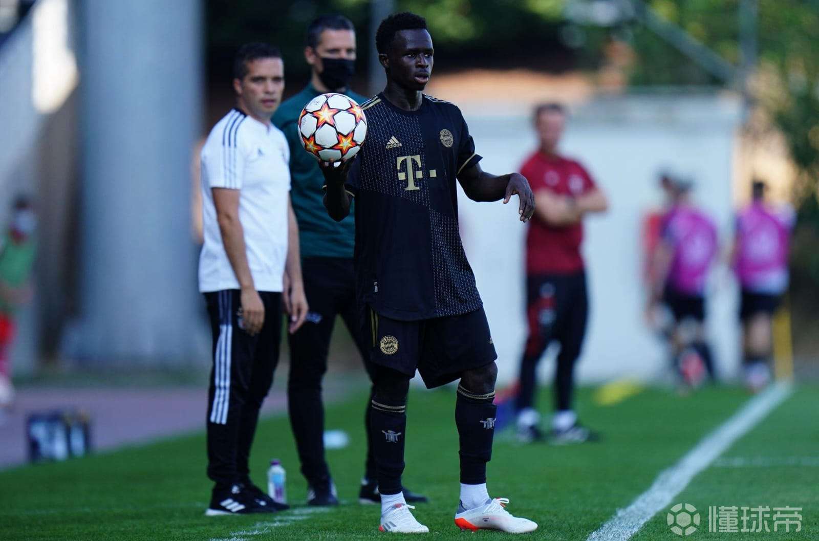 汉诺威客场战平拜仁慕尼黑，表现抢眼的简单介绍