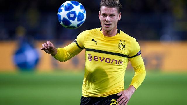 波兰队在关键时刻挺身而出,赢得晋级机会 波兰队在关键时刻挺身而出,赢得晋级机会