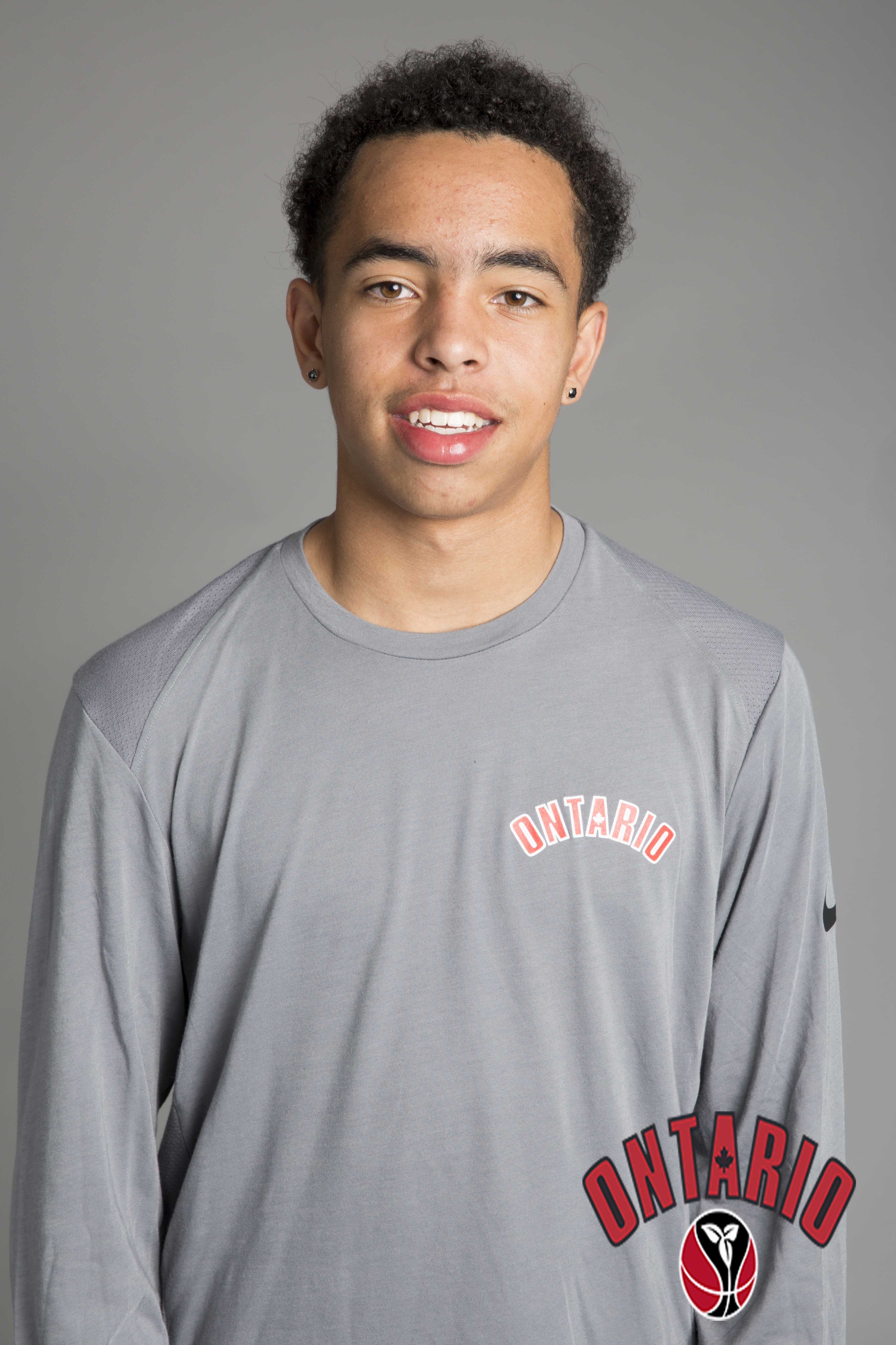 加拿大男子篮球队巨星表现出色