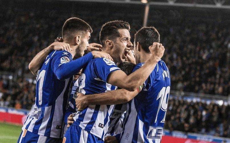 尼斯主场战胜斯特拉斯堡,法甲取得胜利 尼斯主场战胜斯特拉斯堡,法甲取得胜利