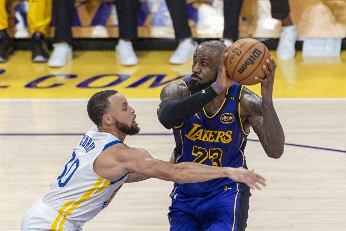 勇士遭遇惨败,场均得分下降的简单介绍 勇士遭遇惨败,场均得分下降的简单介绍