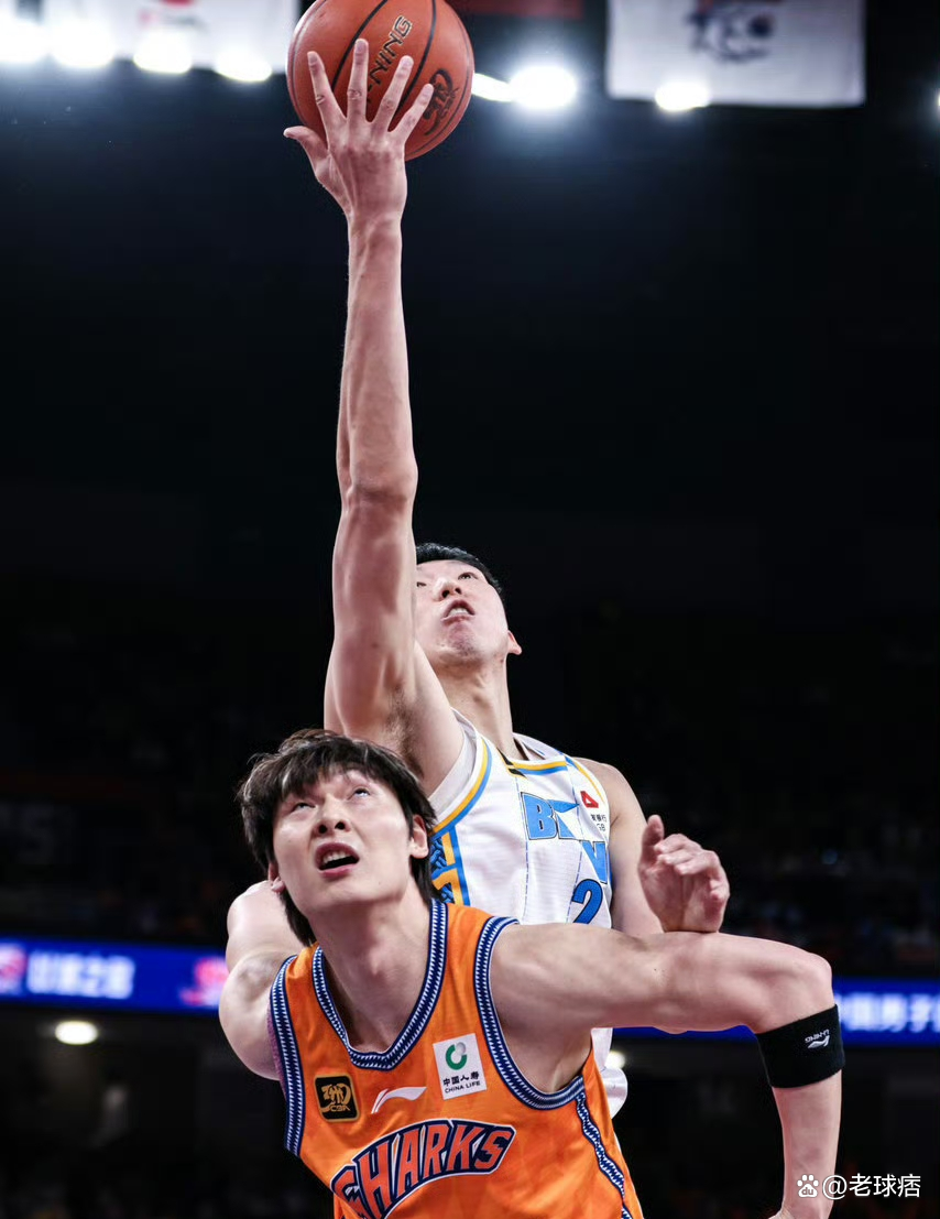 中国篮球职业联赛的激烈竞争,球队争夺冠军 中国篮球职业联赛的激烈竞争,球队争夺冠军