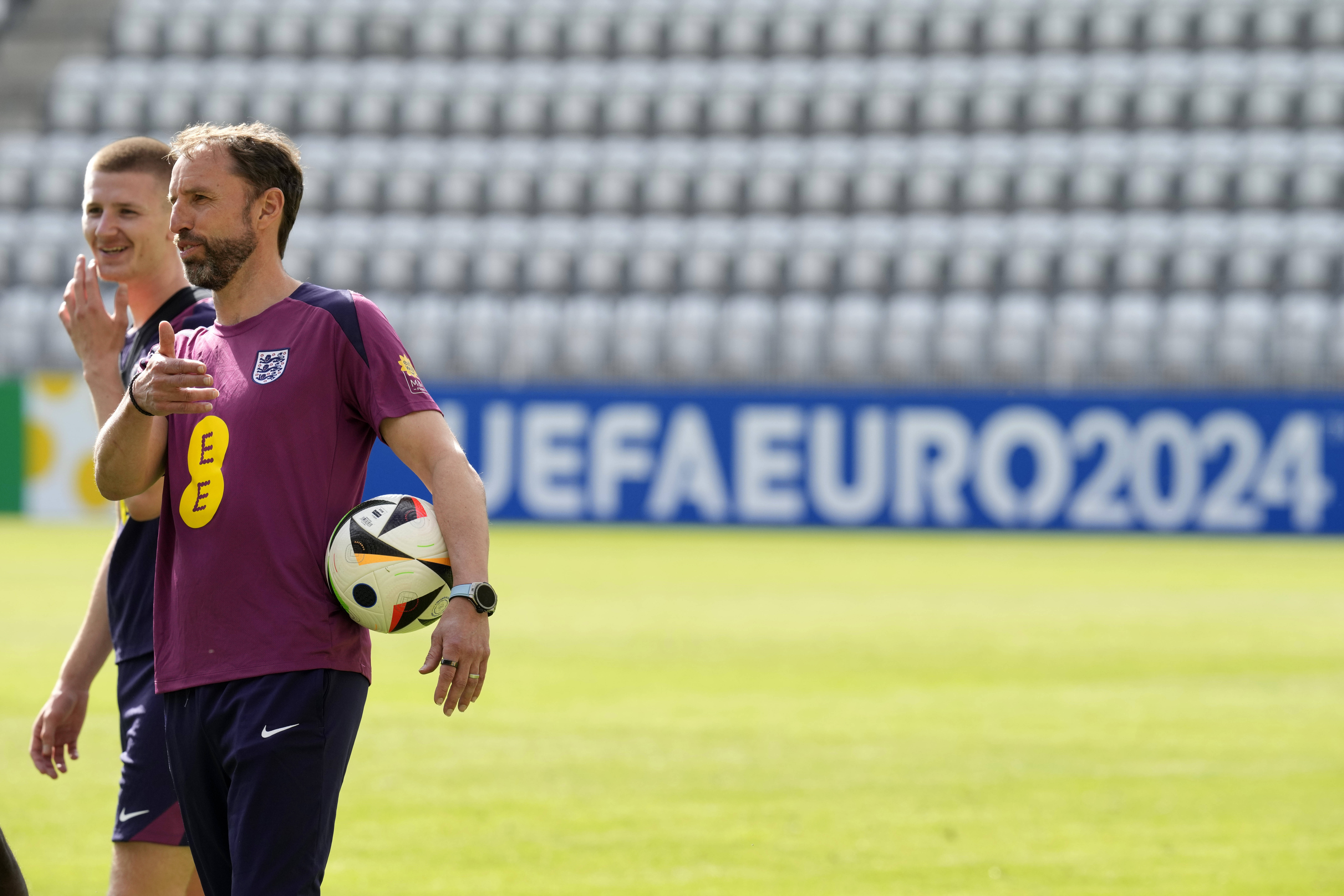 英格兰队大胜乌克兰队,成功晋级欧洲杯半决赛 英格兰队大胜乌克兰队,成功晋级欧洲杯半决赛