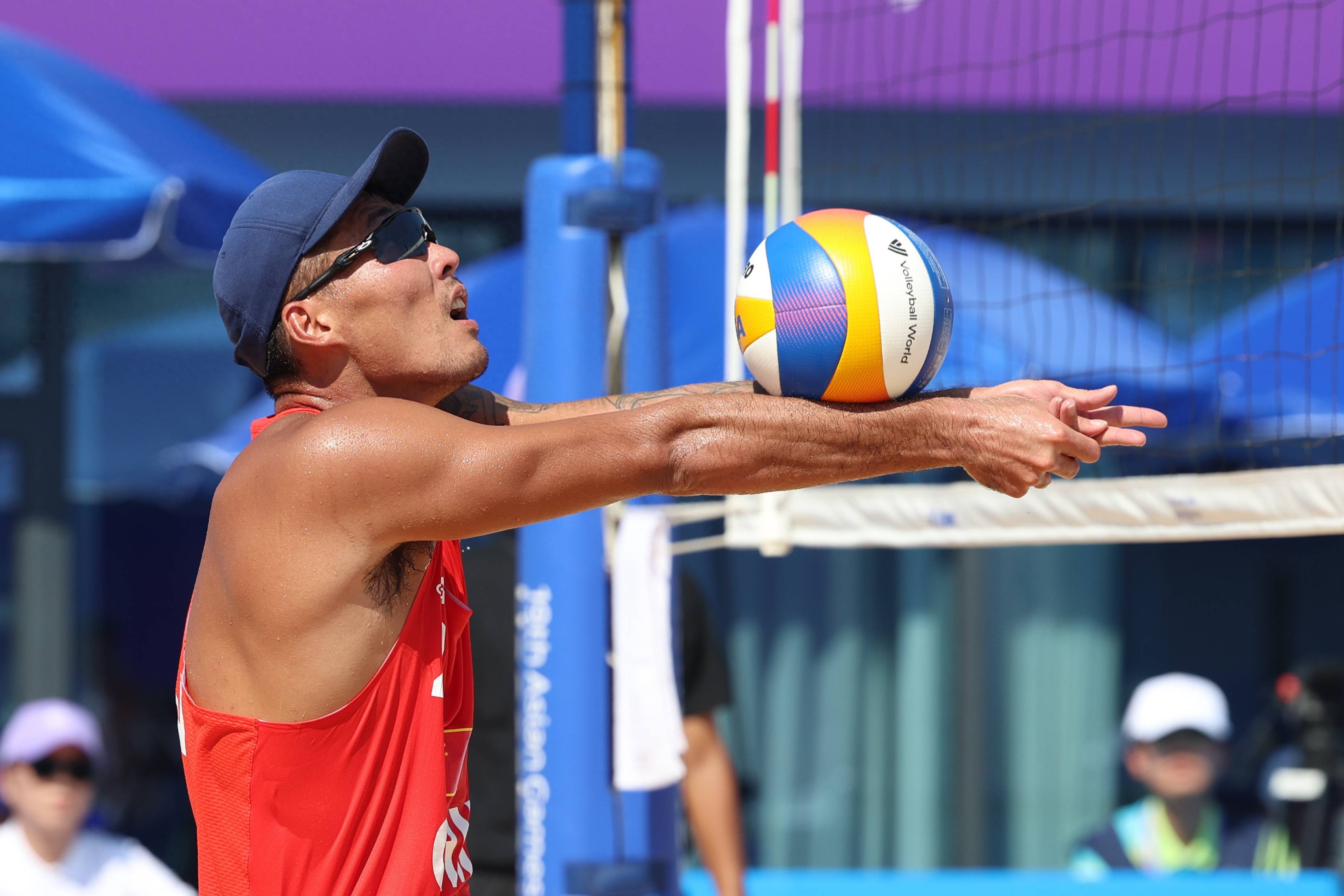 阿联酋选手在沙滩排球比赛中称霸 阿联酋选手在沙滩排球比赛中称霸