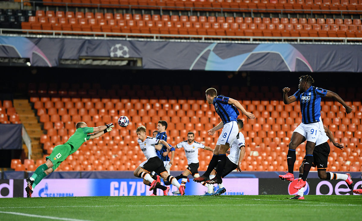 开云体育在线-维戈塞尔塔主场大获胜利，喜迎三分