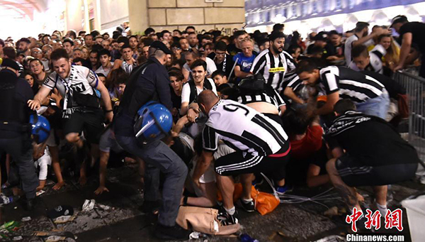 尤文图斯阴阳两难,小组赛形势陷入混乱 尤文图斯阴阳两难,小组赛形势陷入混乱