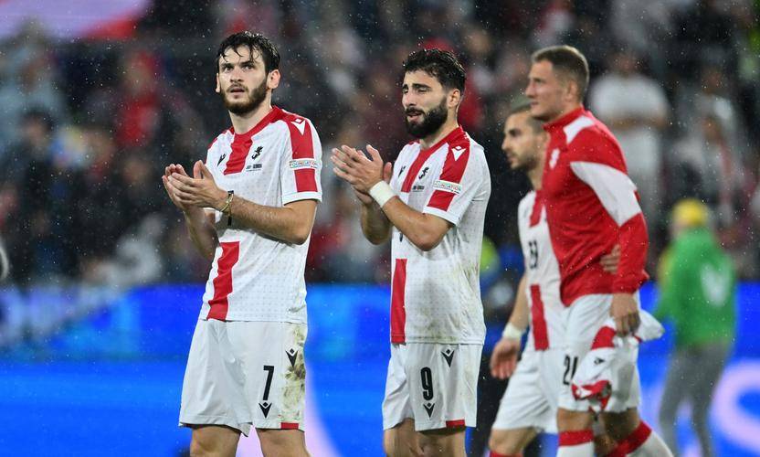 包含强强对话的足球比赛在法国上演，精彩可期的词条