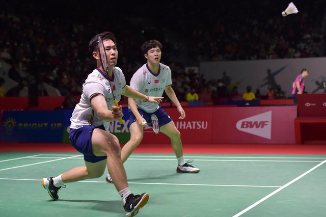 羽毛球男双决赛：徐晨浩王懿律夺金