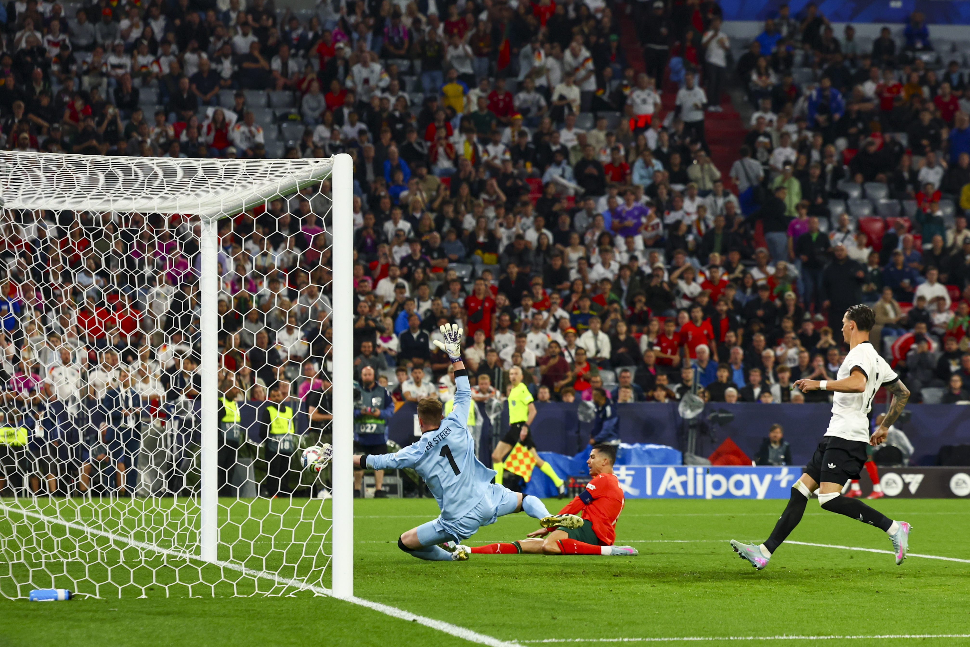 法国成功击败葡萄牙，顺利晋级半决赛