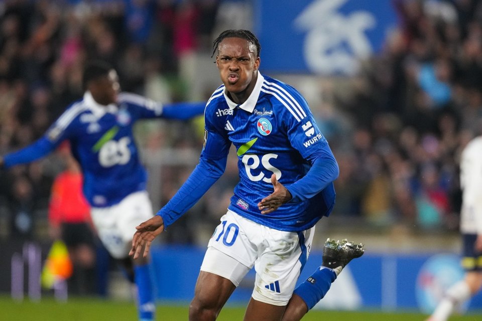 开云平台-斯特拉斯堡队客场惨败，遭受连败压力