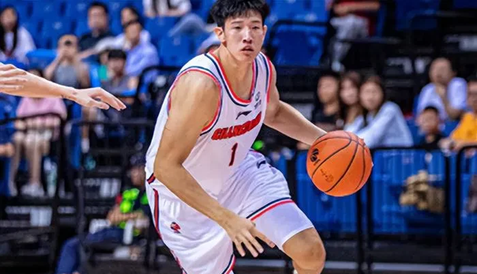 多特蒙德中场霍兰德出色复出，球队状态回升上升的简单介绍