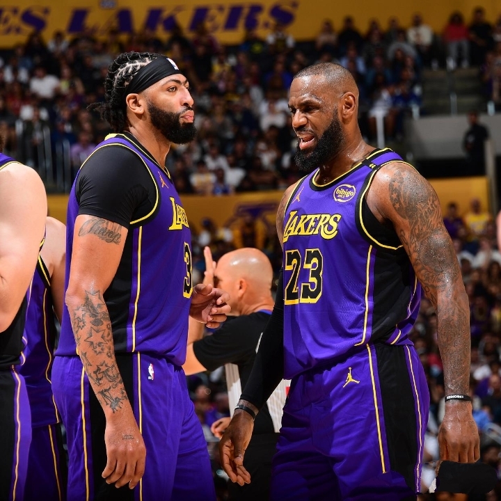 黄蜂队实力不俗，有望在新赛季中有所斩获