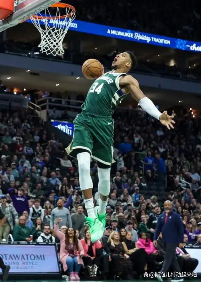 开云体育app-雄鹿大将字母哥再获MVP称号，成为最年轻双MVP得主