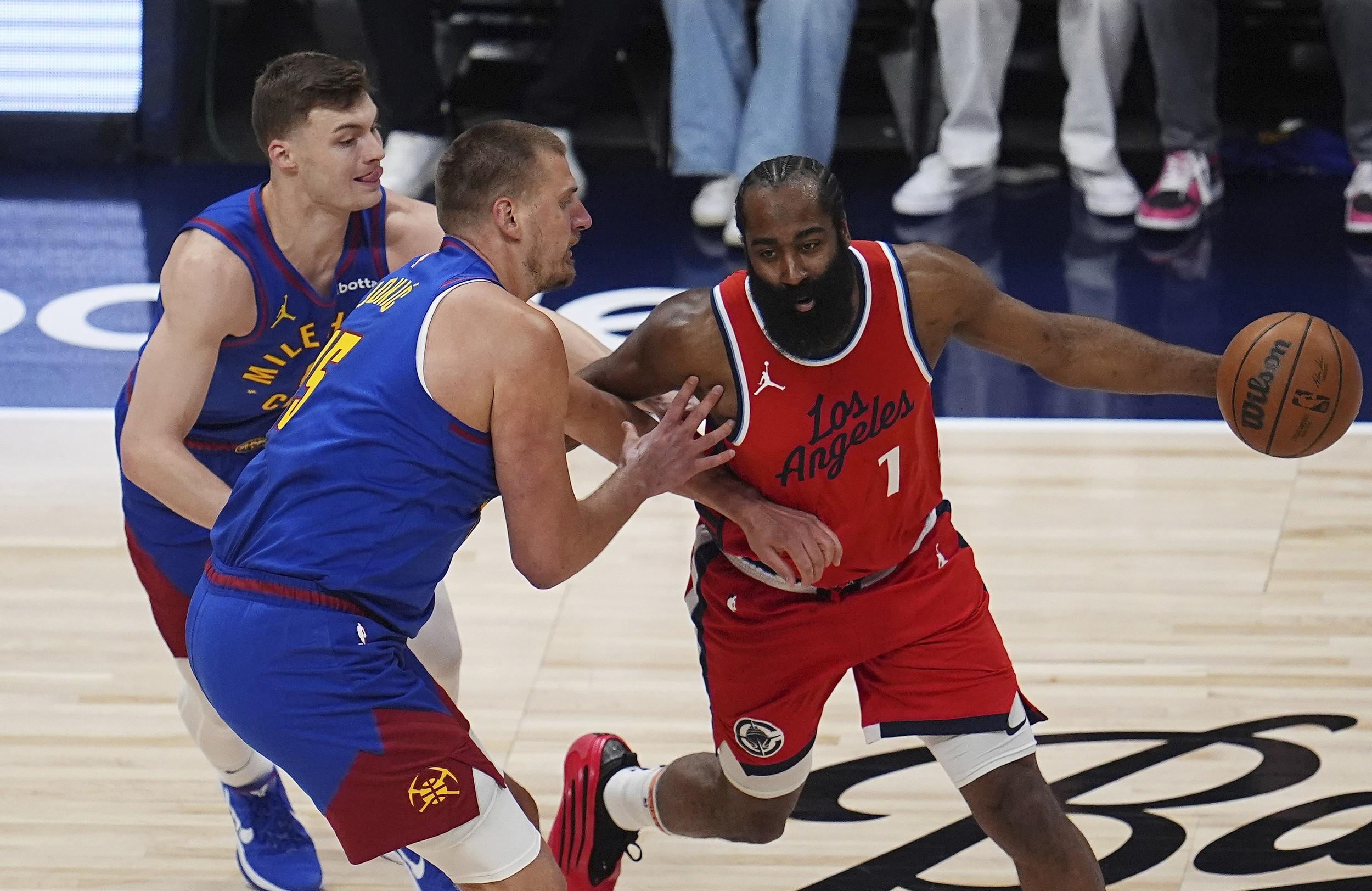 雄鹿横扫黄蜂晋级东部半决赛的简单介绍