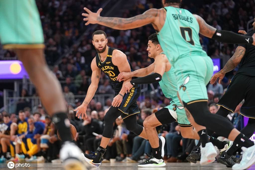 勇士主场击败黄蜂,库里表现稳定砍下25+的简单介绍 勇士主场击败黄蜂,库里表现稳定砍下25+的简单介绍