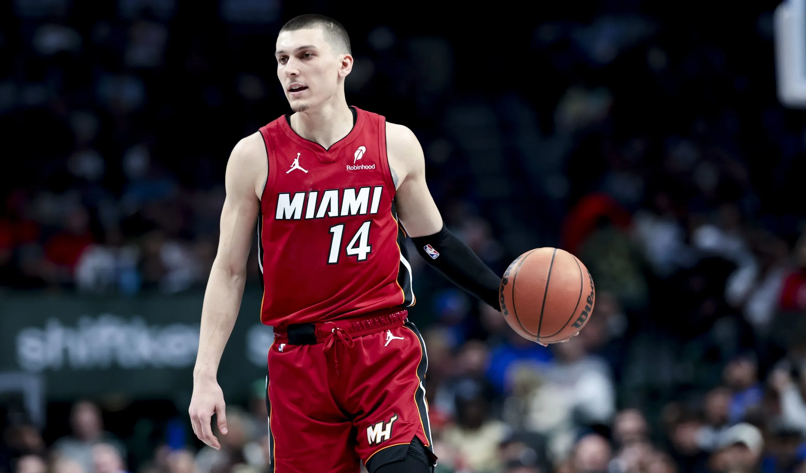 热火队老将伤愈复出,为球队注入活力 热火队老将伤愈复出,为球队注入活力