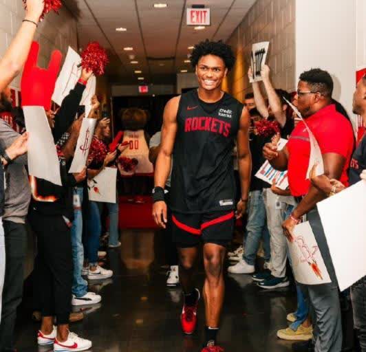 篮网击败马刺，取得四连胜