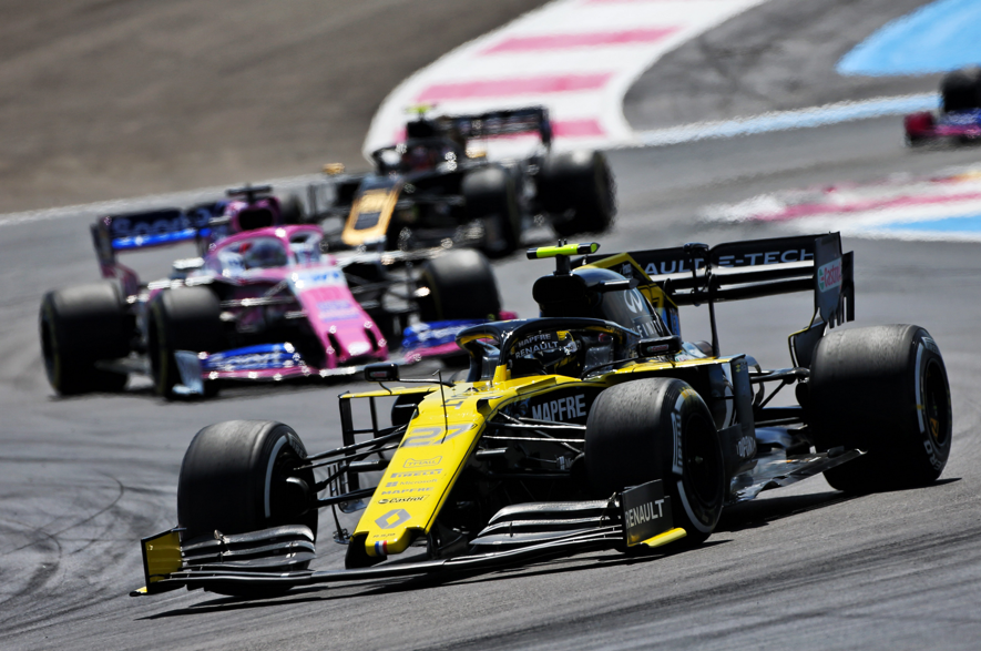 包含雷诺车队鏖战红牛二队，汉密尔顿带队取胜的词条