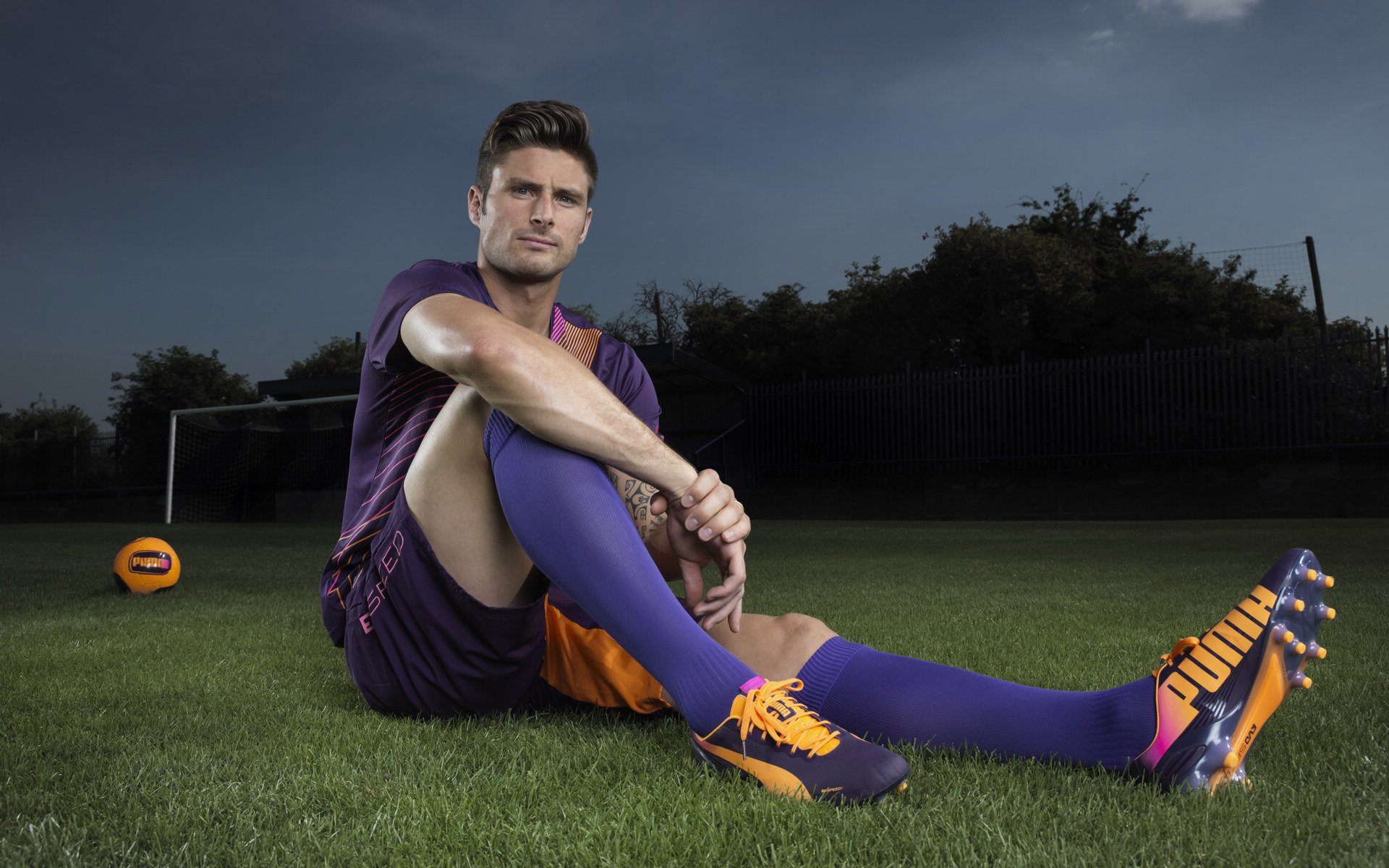 开云体育下载-青春风暴席卷汽车城！范弗利特28+14火种点燃雷霆逆袭之夜