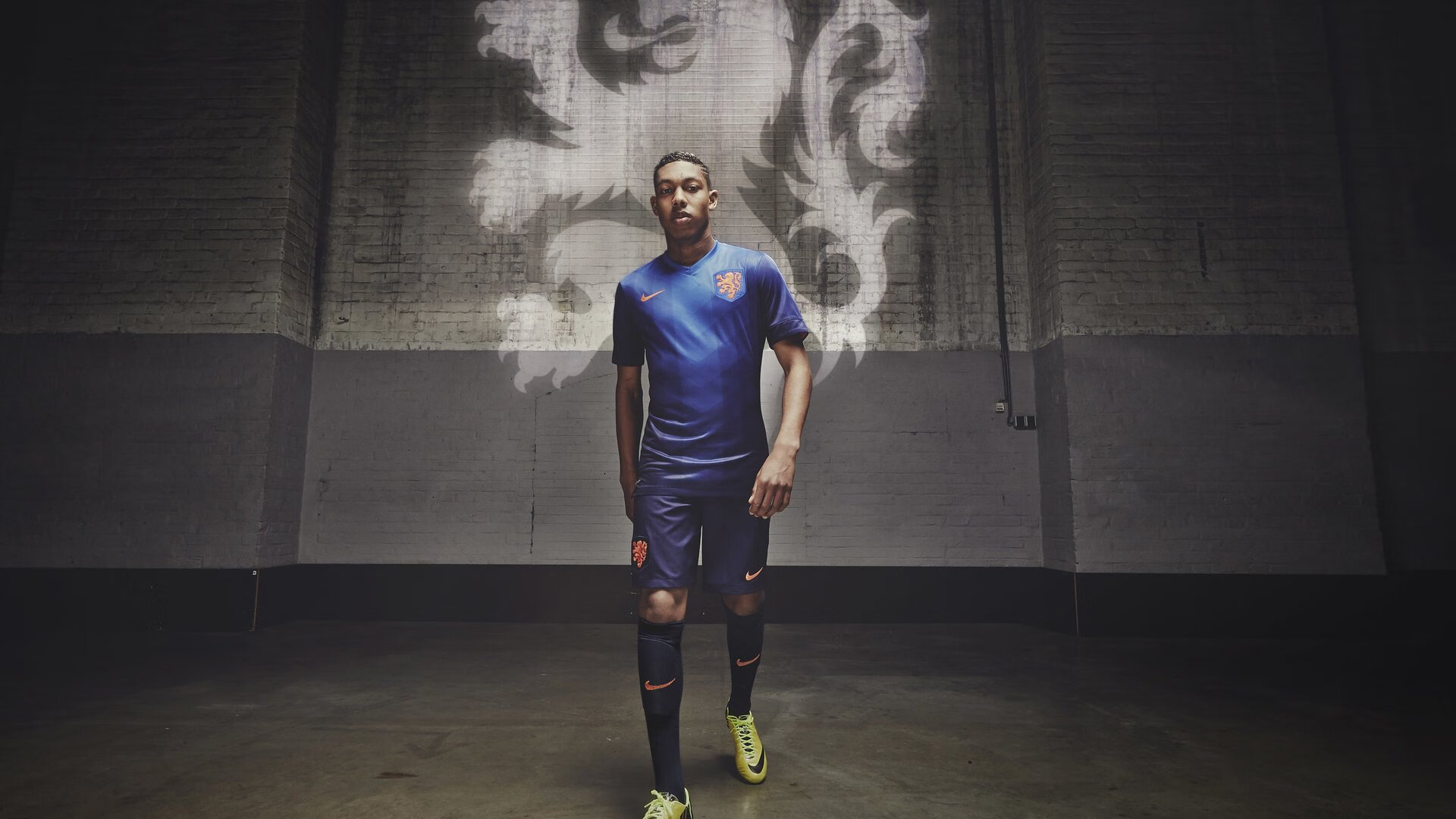 惊天逆转！英格兰超级新星波尔独造三球，绝境翻盘改写亚洲足球历史