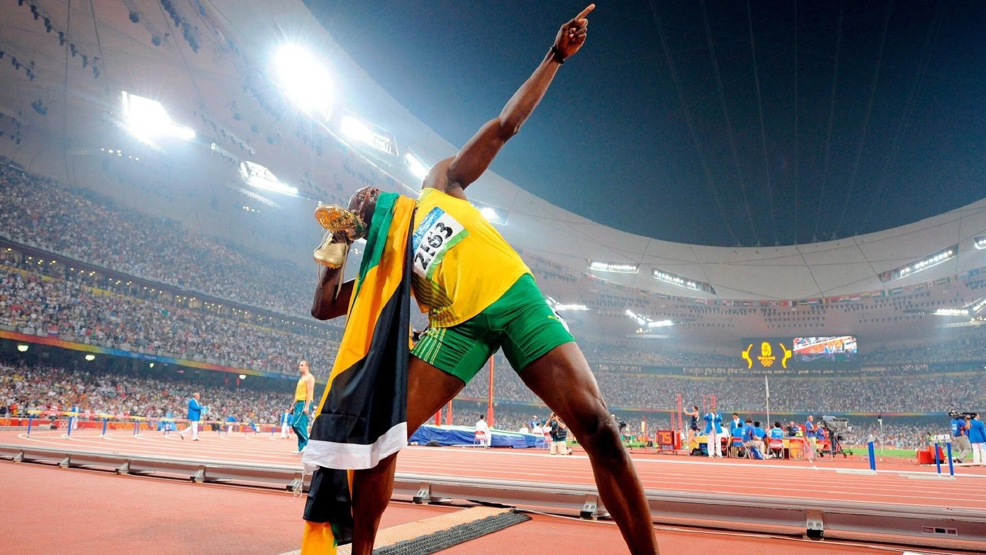 东方风暴，足球绝杀与羽毛球的领导力交响曲